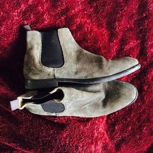 Vintage Shoes - Light Brown Suede Chelsea Boots Vintage Shoes - Light Brown Suede Chelsea Boots